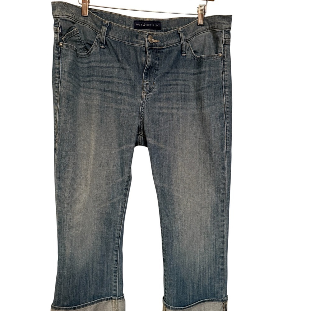 Rock & Republic Light Blue Cropped Jeans